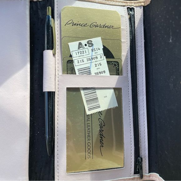 Princess Gardner vintage light pink check wallet with  kiss closure coin… - Picture 5 of 15